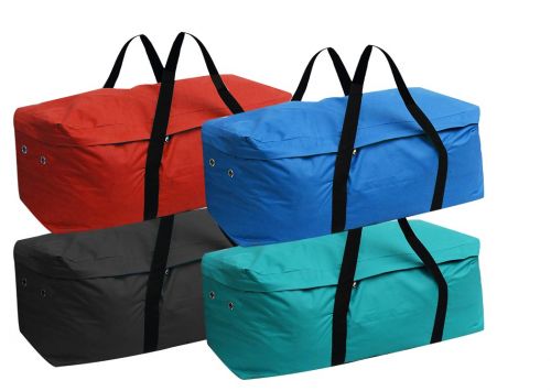 Showman nylon hay carrier with carrying strap and zipper